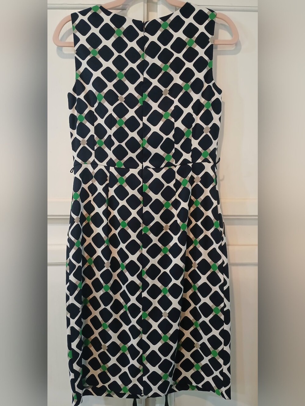 NWOT - Dressbarn Sleeveless Geometric Print Navy, Green, White, Pockets, Size 4 - Picture 2 of 4